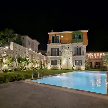 Elia Alacati Çeşme